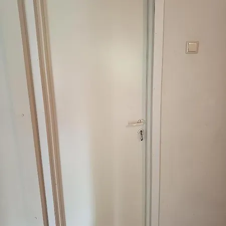 Habitación en casa particular 2 In 4 Tallin